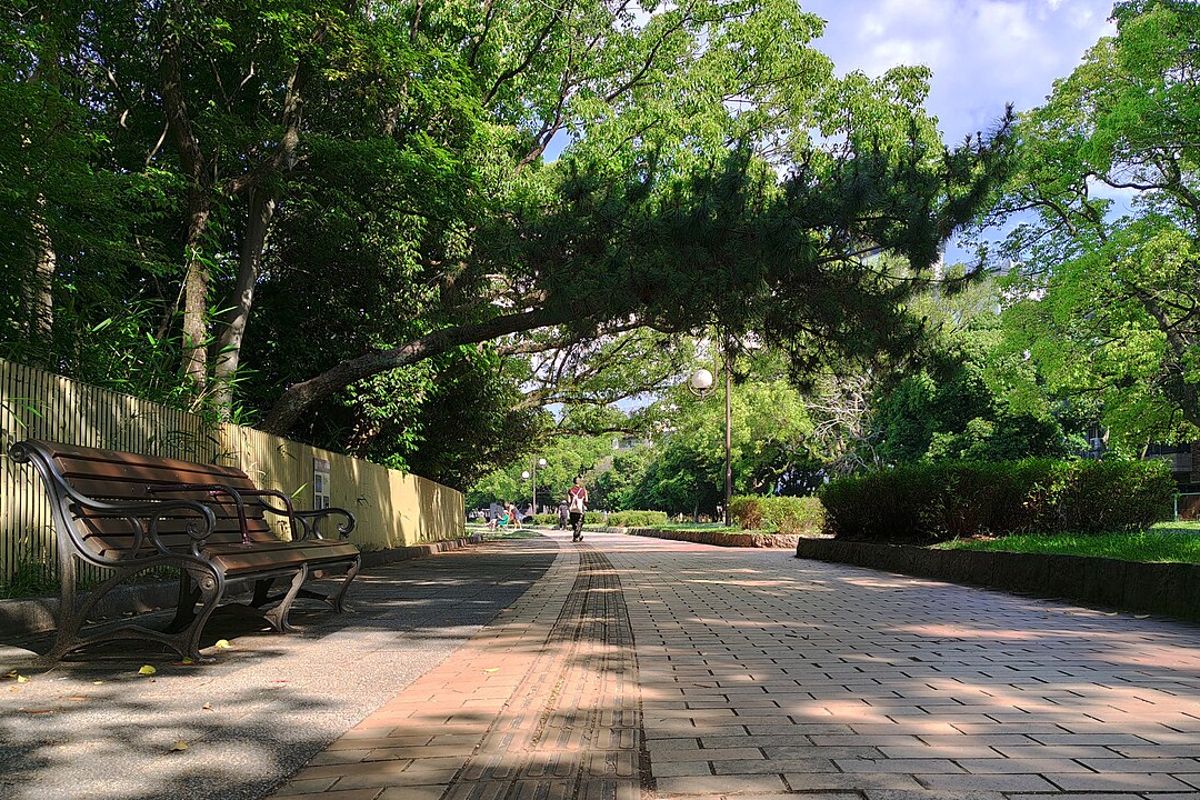 Ảnh minh họa: Ōhori Park Loop Path The promenade Ōhorikōen Chūō-ku Fukuoka 20260611 161535.jpg